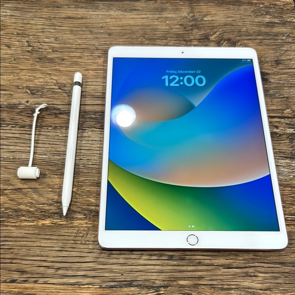 iPad Pro 10.5 (2015) in rose gold 256 GB - Picture 2 of 13